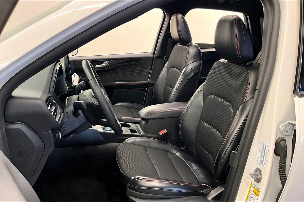 Used 2024 Ford Escape ST-Line w/ Tech Pack #1 FWD image 22