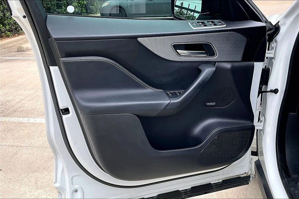 Used 2017 Jaguar F-PACE S image 17