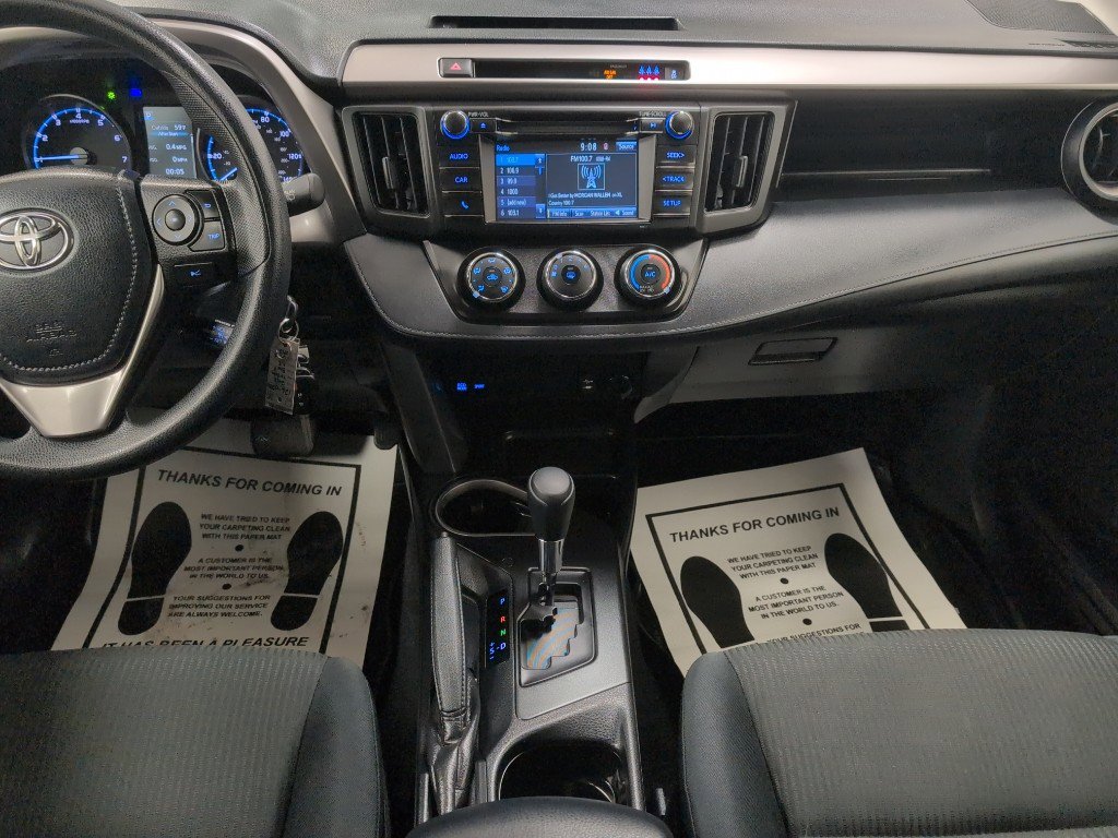 Used 2018 Toyota RAV4 LE image 13