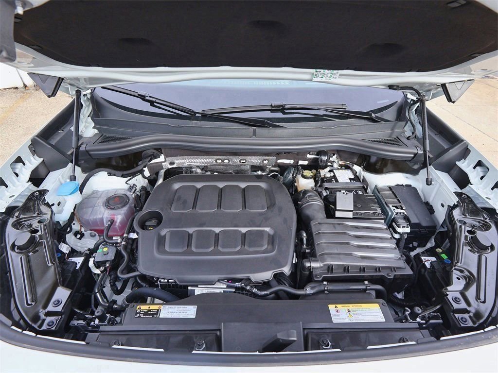 New 2026 Volkswagen Tiguan SE R-Line image 30