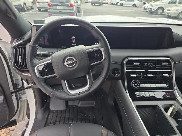 Used 2025 Nissan Armada SL AWD/4WD image 15