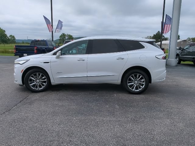 Used 2022 Buick Enclave Avenir w/ Avenir Technology Package AWD/4WD image 11