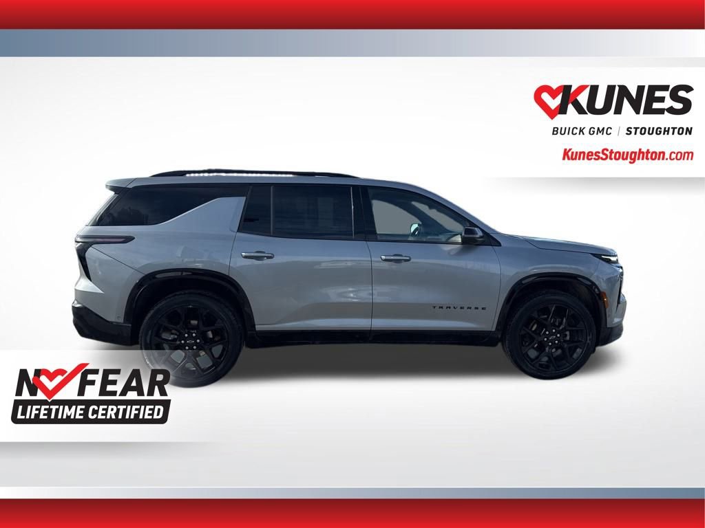 Used 2025 Chevrolet Traverse RS image 13