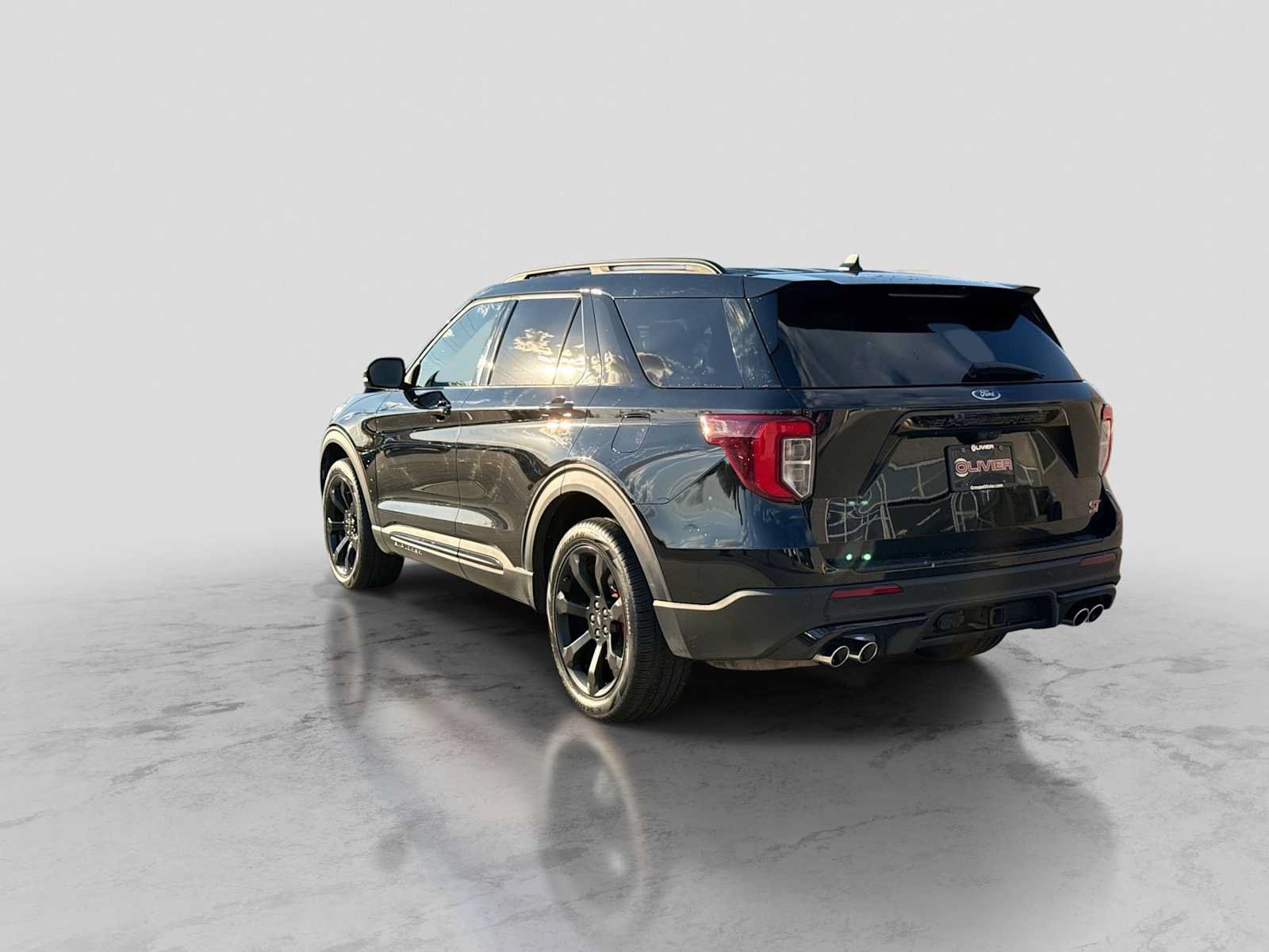 Used 2024 Ford Explorer ST AWD/4WD image 4