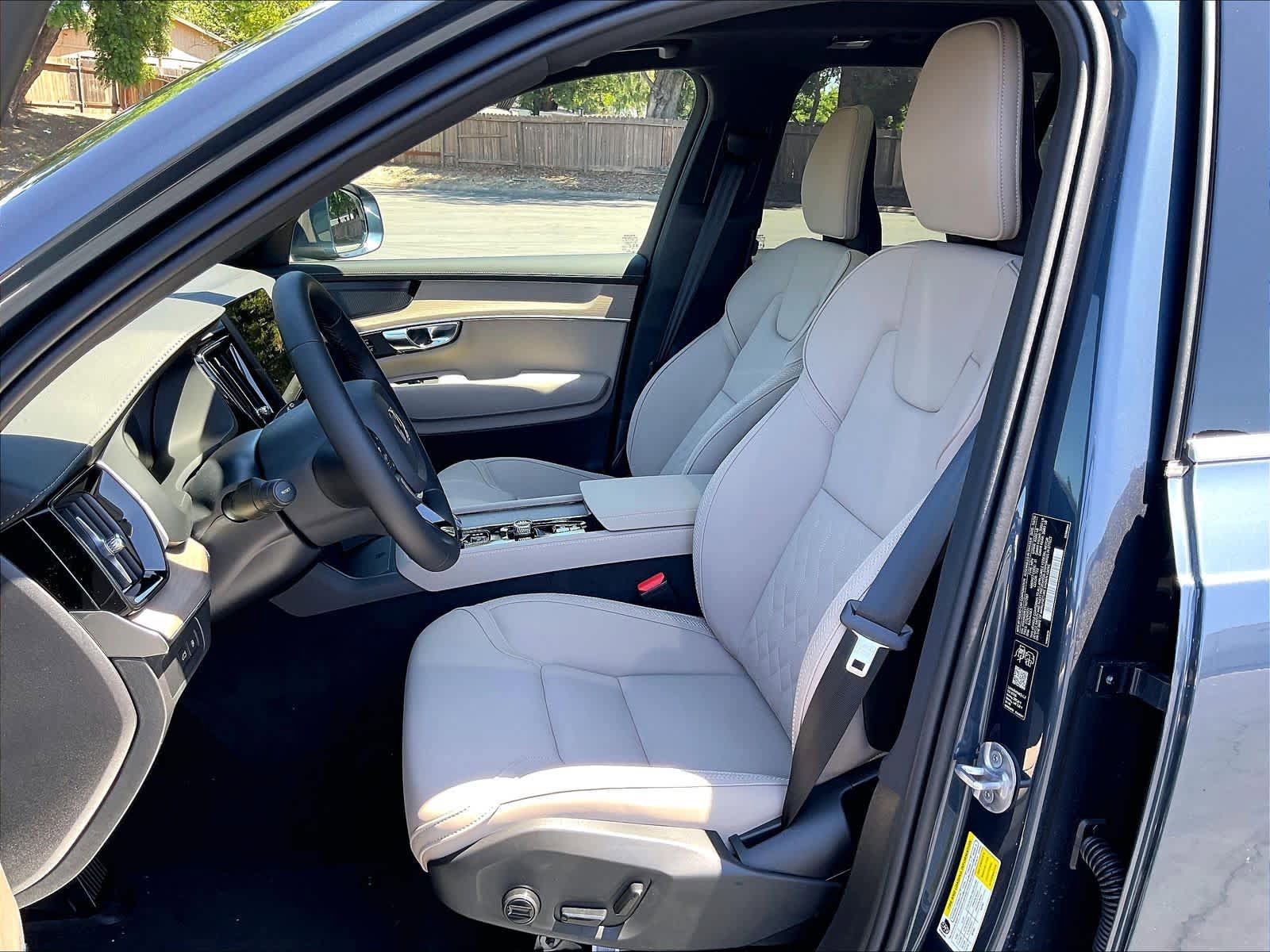 New 2026 Volvo XC90 T8 Plus w/ Protection Package AWD/4WD image 11