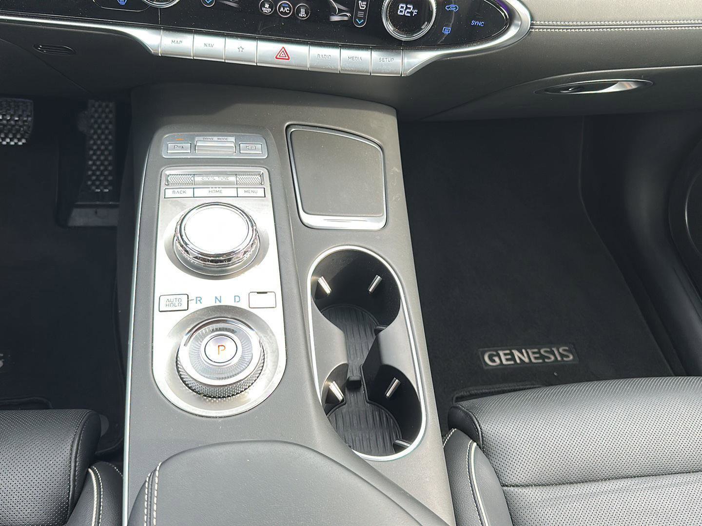 Used 2024 Genesis Electrified GV70 AWD/4WD image 25