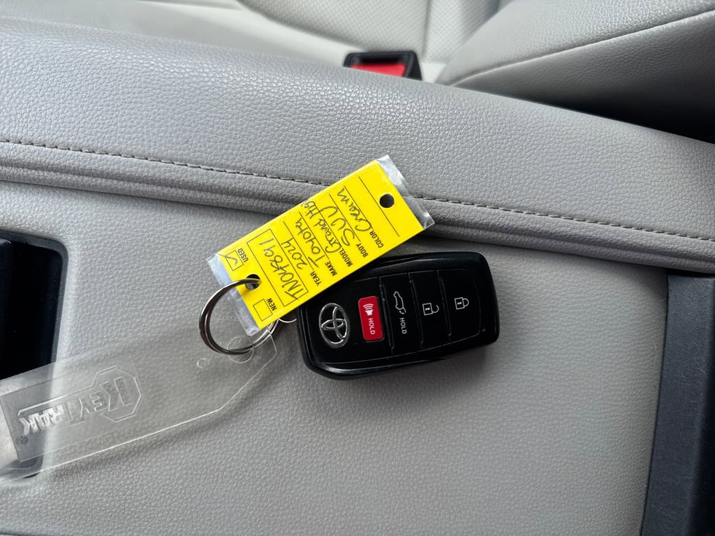 Used 2024 Toyota Grand Highlander XLE image 67