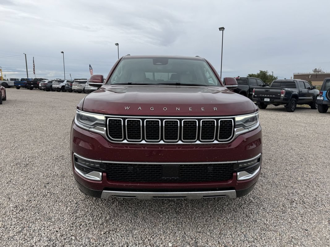 Used 2022 Jeep Wagoneer Series III w/ Premium Group I AWD/4WD image 3