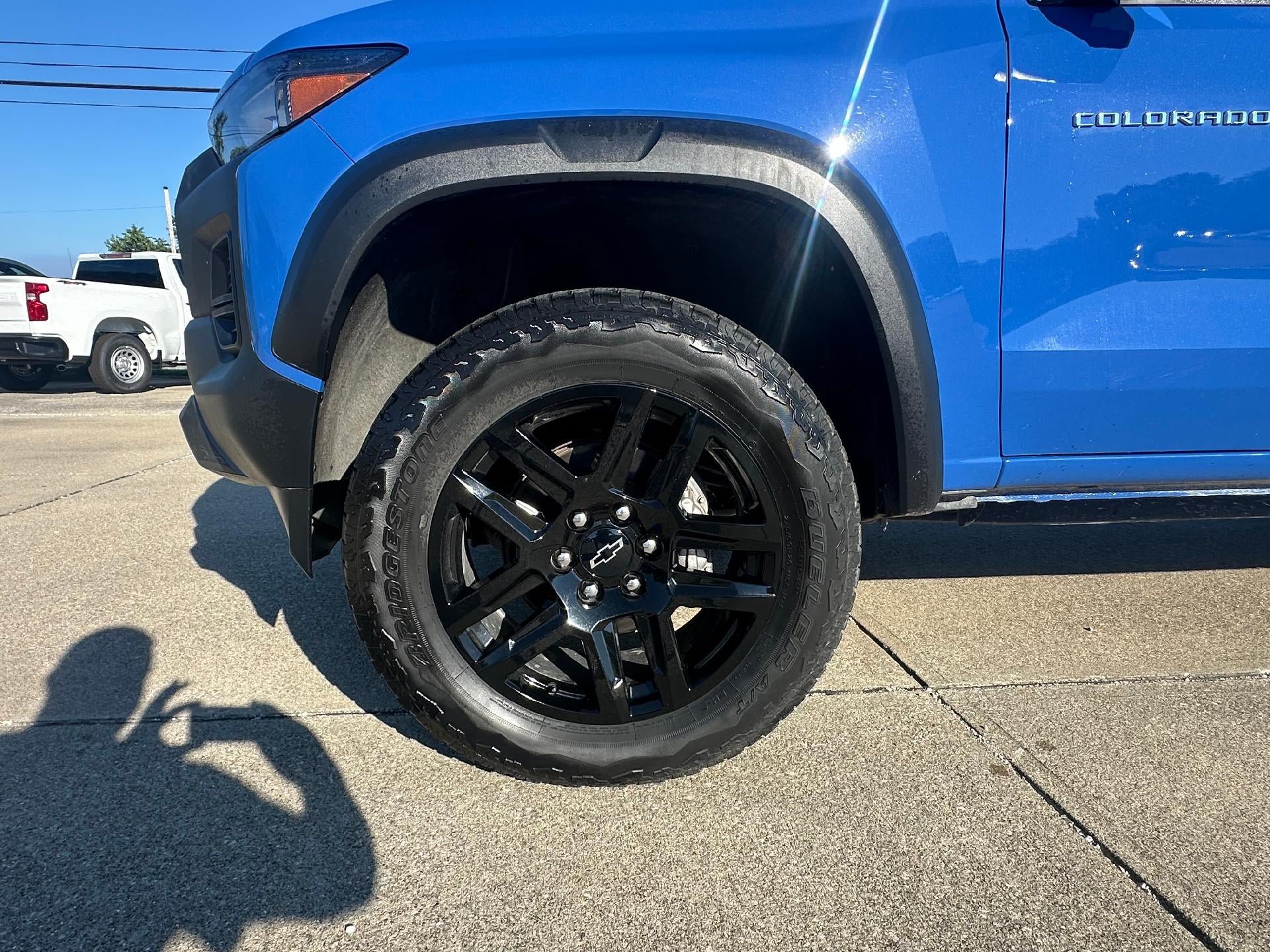 Used 2025 Chevrolet Colorado Trail Boss AWD/4WD image 9