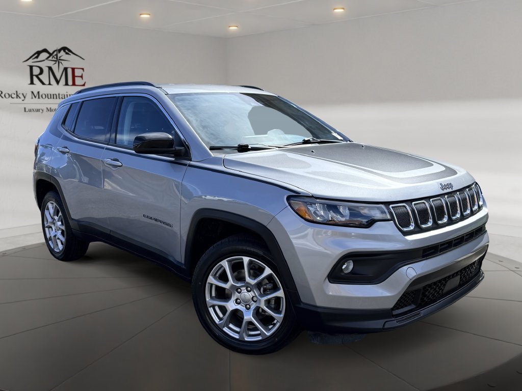 Used 2022 Jeep Compass Latitude w/ Mopar Graphics Package AWD/4WD image 1