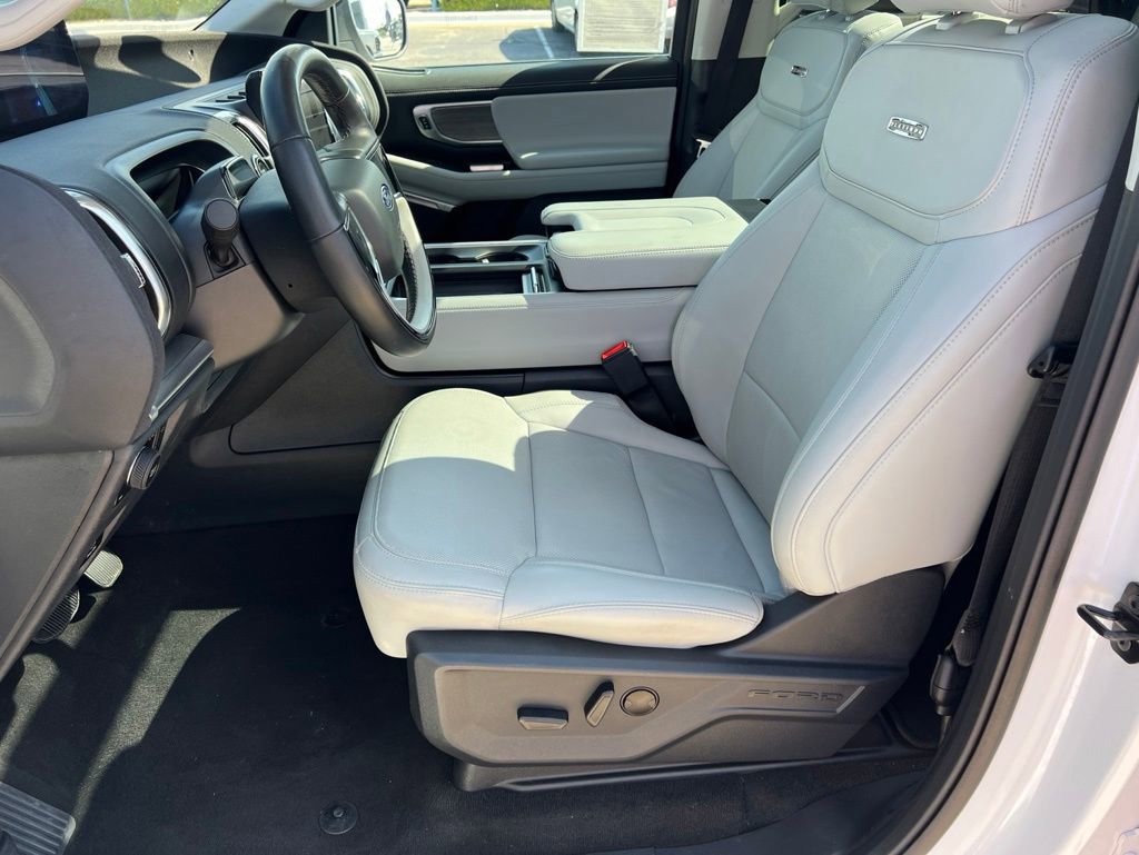 Used 2025 Ford Expedition Platinum AWD/4WD image 27