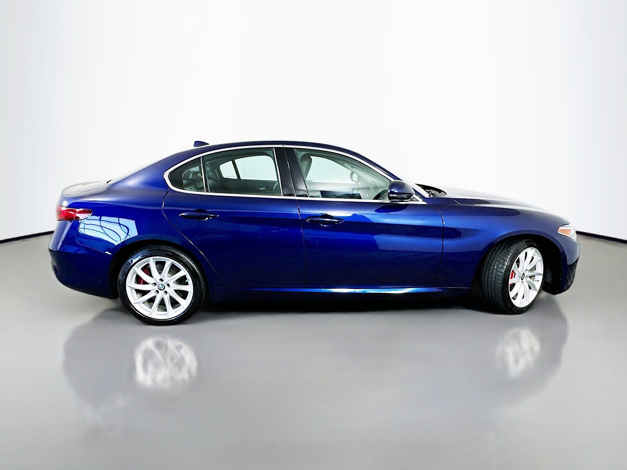 Used 2018 Alfa Romeo Giulia AWD image 8