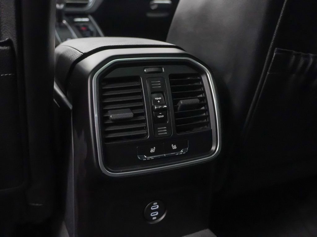 Certified 2025 Porsche Macan image 20