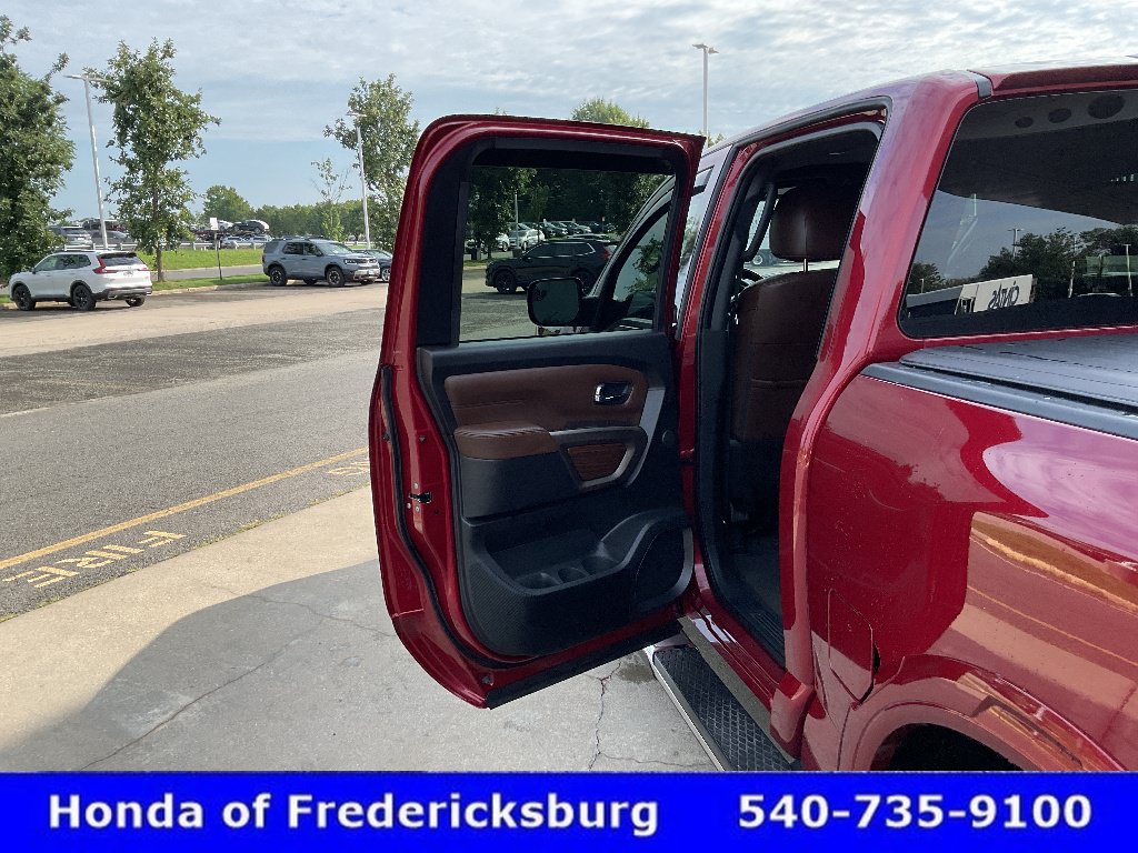 Used 2021 Nissan Titan Platinum Reserve w/ Moonroof Package AWD/4WD image 18