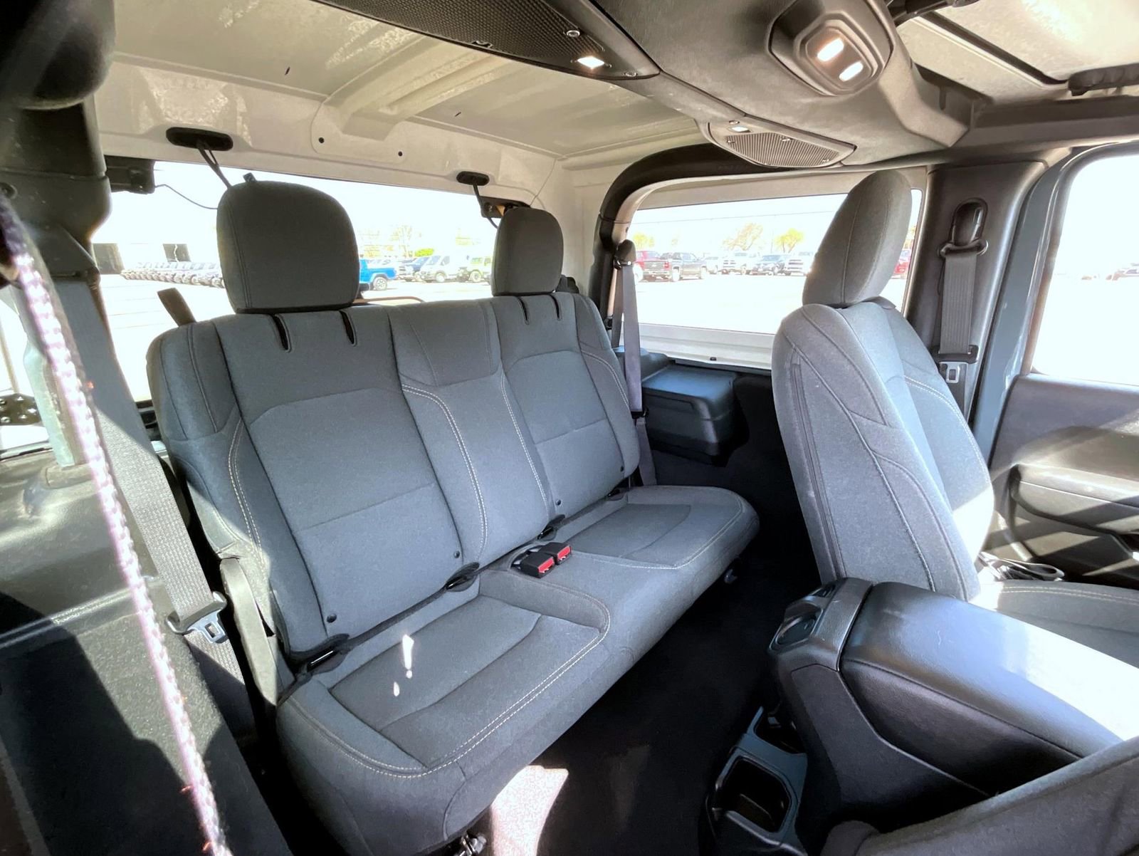 Used 2025 Jeep Wrangler Sport AWD/4WD image 18