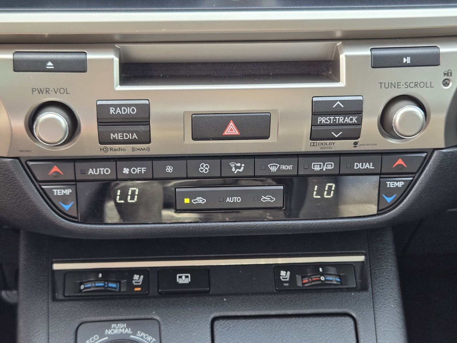 Used 2014 Lexus ES 300h w/ Luxury Package w/Bamboo Trim FWD image 17