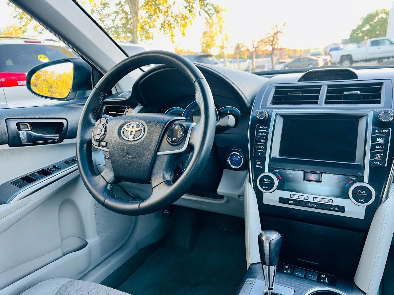 Used 2013 Toyota Camry XLE w/ Leather Pkg image 21