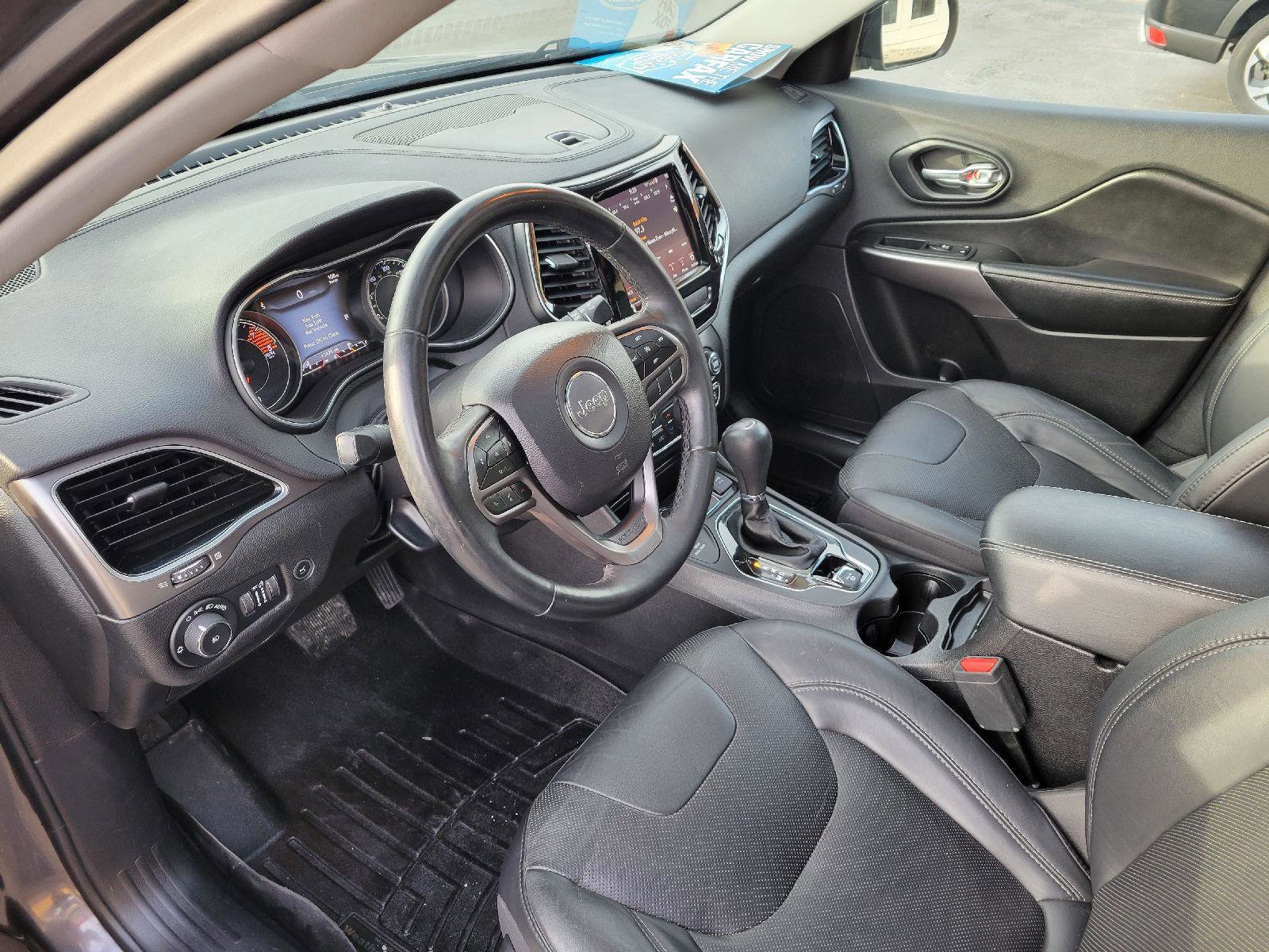 Used 2019 Jeep Cherokee Limited image 5