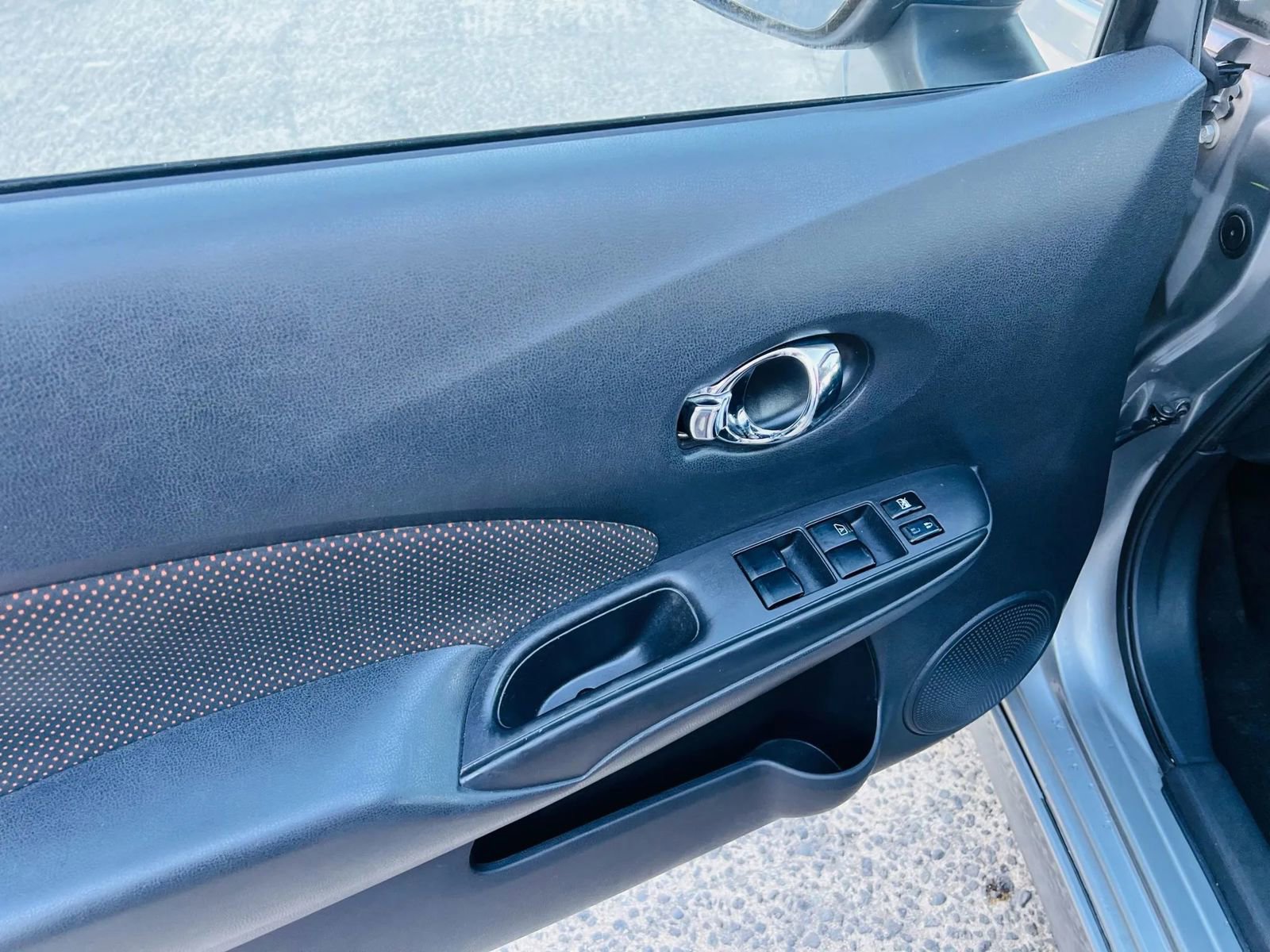 Used 2015 Nissan Versa Note SR w/ Chrome Package image 30
