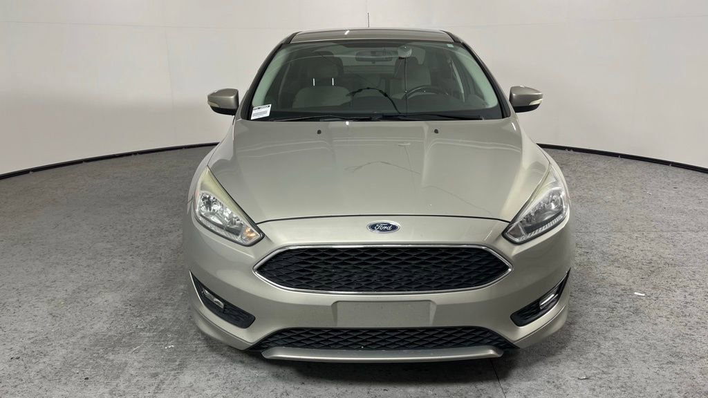 Used 2016 Ford Focus SE w/ SE Sport Package FWD image 11