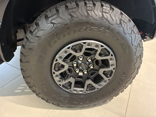 Used 2025 Ford F150 Raptor w/ Equipment Group 803A Raptor R AWD/4WD image 14
