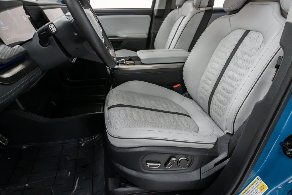 Used 2023 Rivian R1S Adventure Quad AWD/4WD image 11