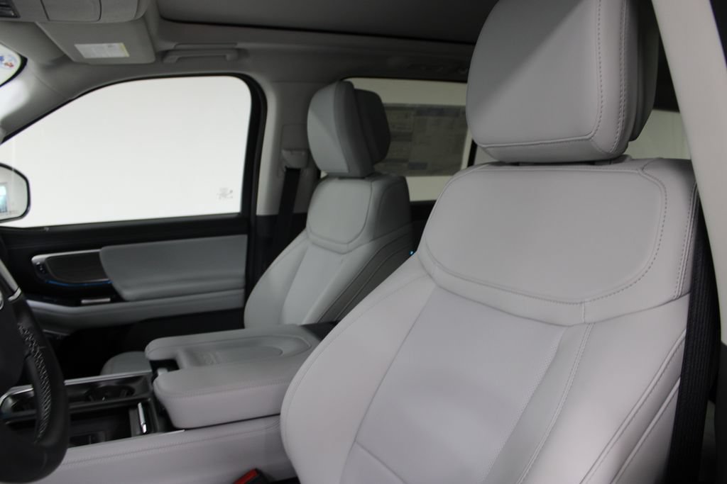 New 2027 Ford Expedition Platinum RWD image 15