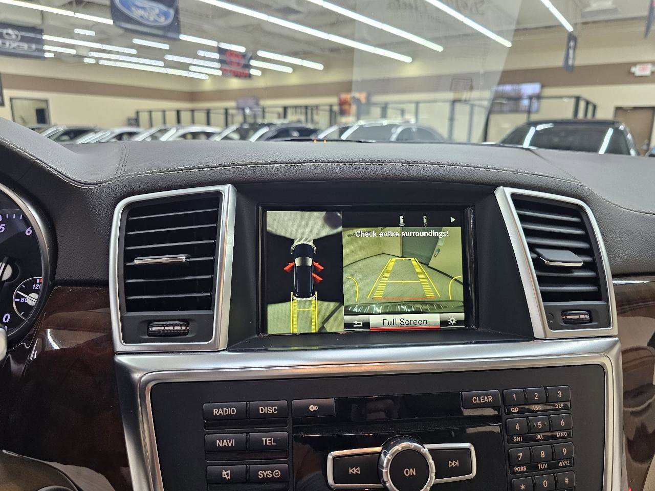 Used 2014 Mercedes-Benz GL 550 4MATIC image 35