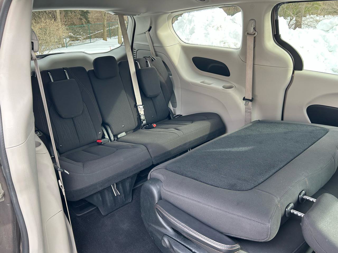 Used 2018 Chrysler Pacifica L image 17