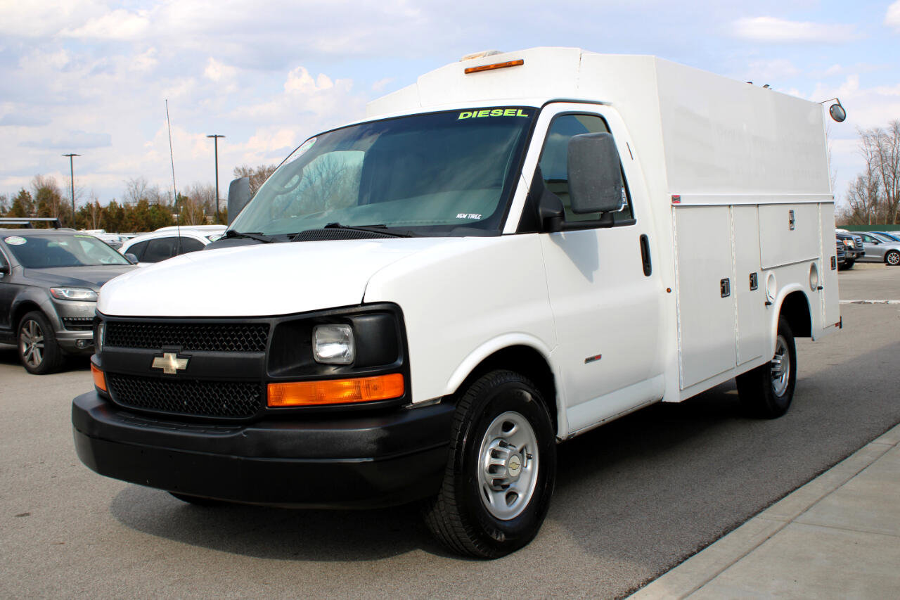 Used 2012 Chevrolet Express 3500 image 3