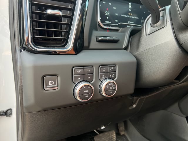 Used 2024 GMC Sierra 2500 Denali Ultimate w/ Max Trailering Package AWD/4WD image 12
