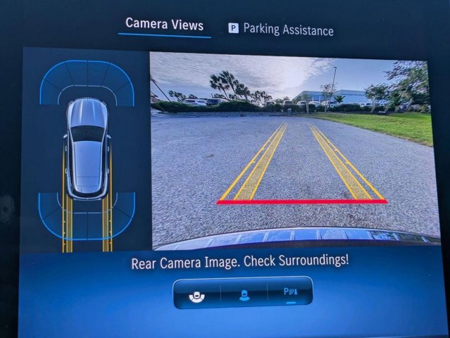 Used 2024 Mercedes-Benz GLC 300 4MATIC image 11