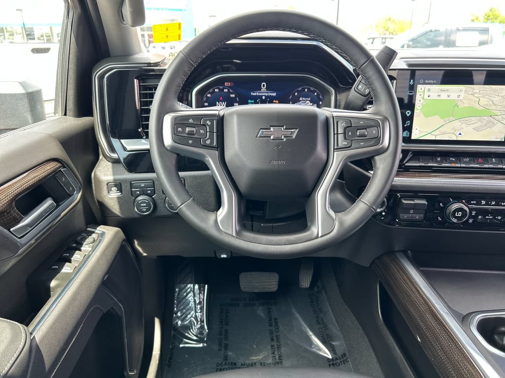 Used 2025 Chevrolet Silverado 2500 LT w/ Trail Boss Package AWD/4WD image 9