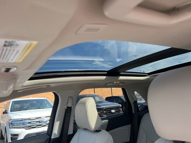 Certified 2024 Ford Edge Titanium image 19