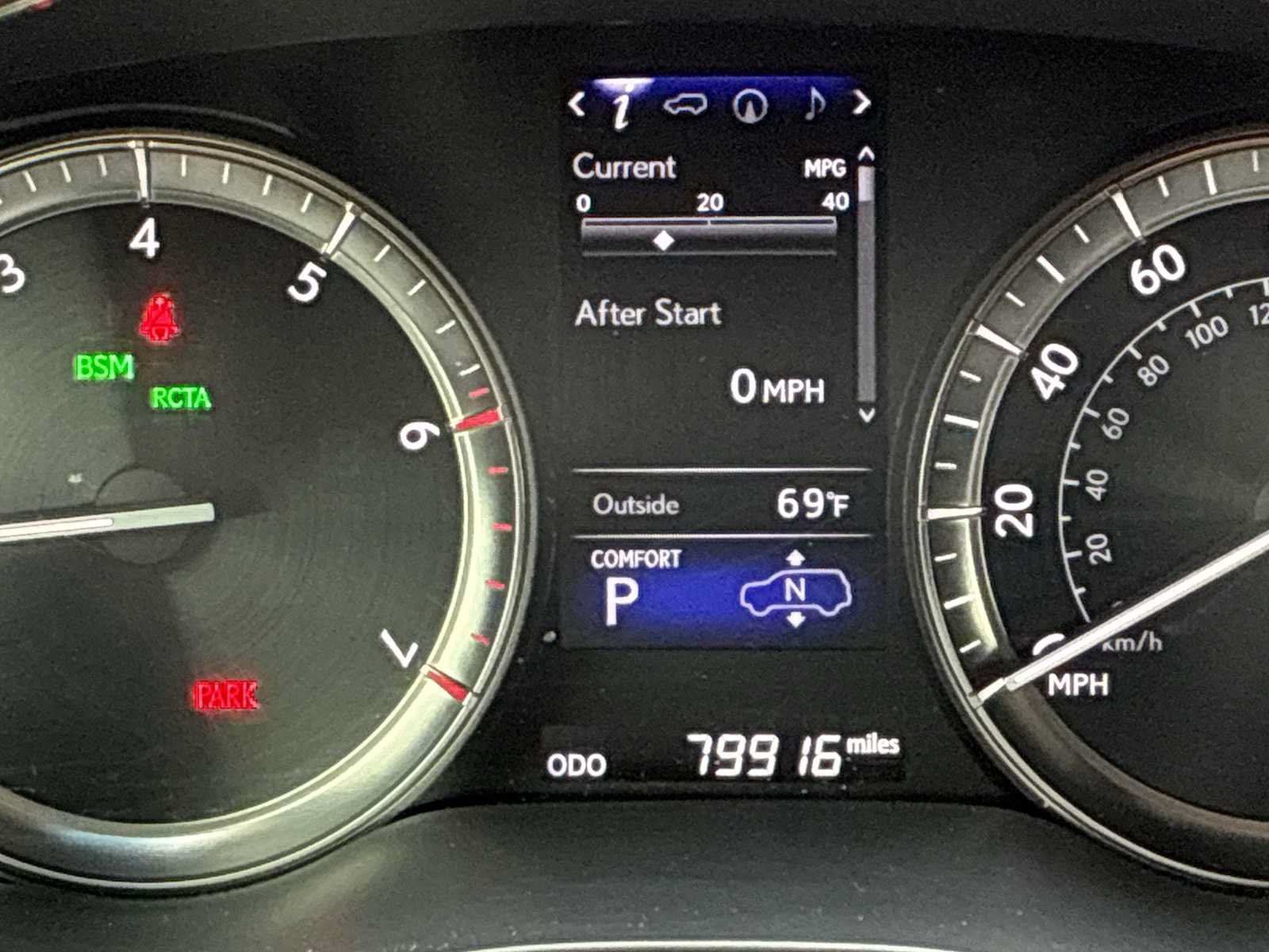 Used 2017 Lexus LX 570 4WD w/ Luxury Package image 10