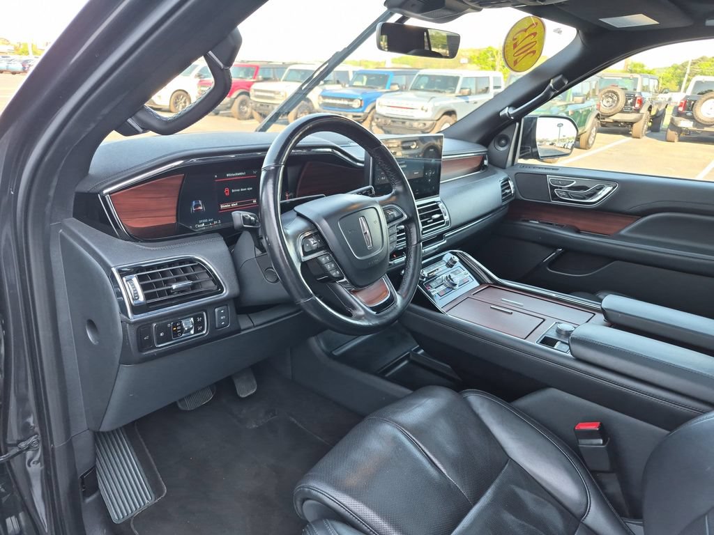Used 2023 Lincoln Navigator Reserve AWD/4WD image 13
