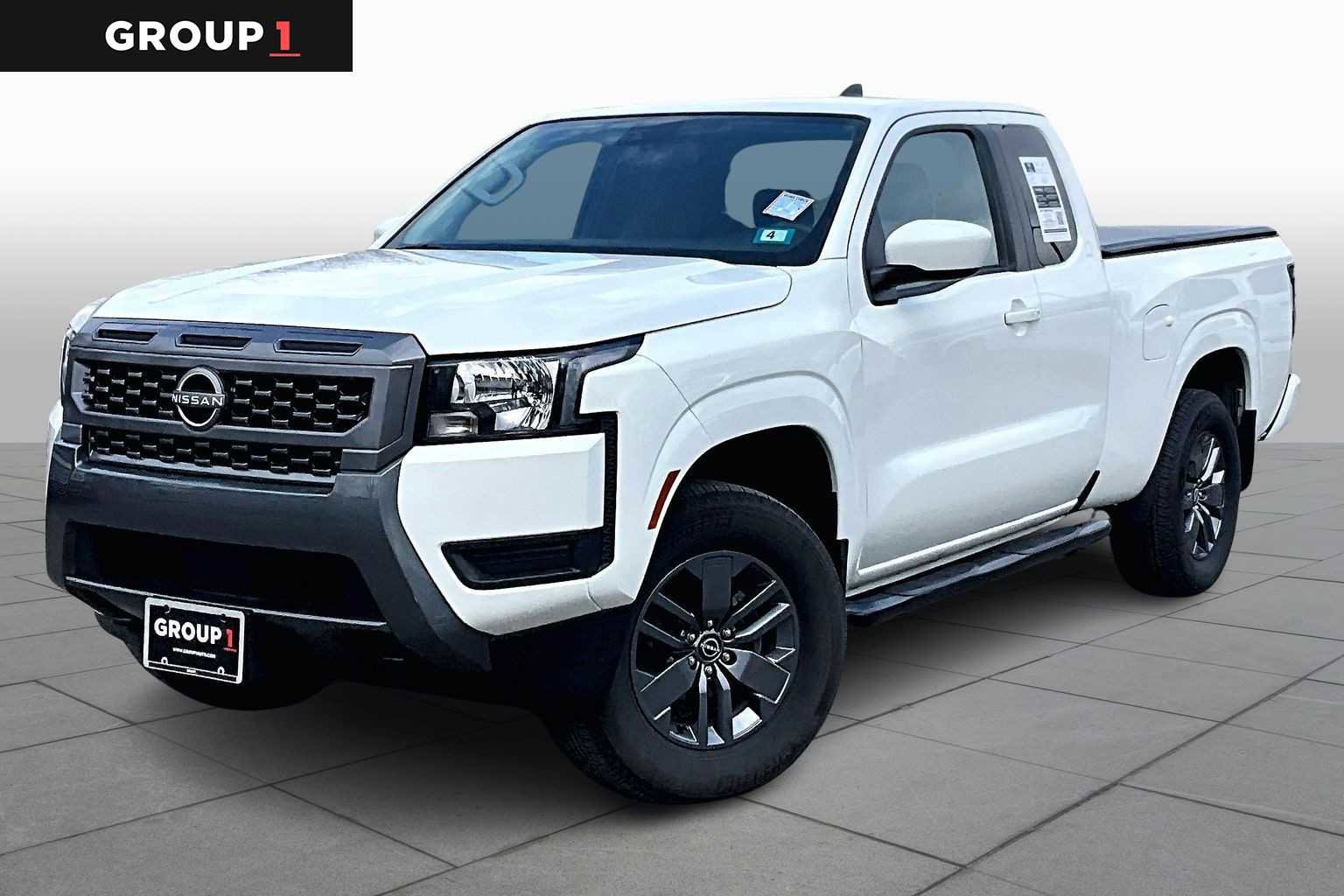 Used 2025 Nissan Frontier SV image 1