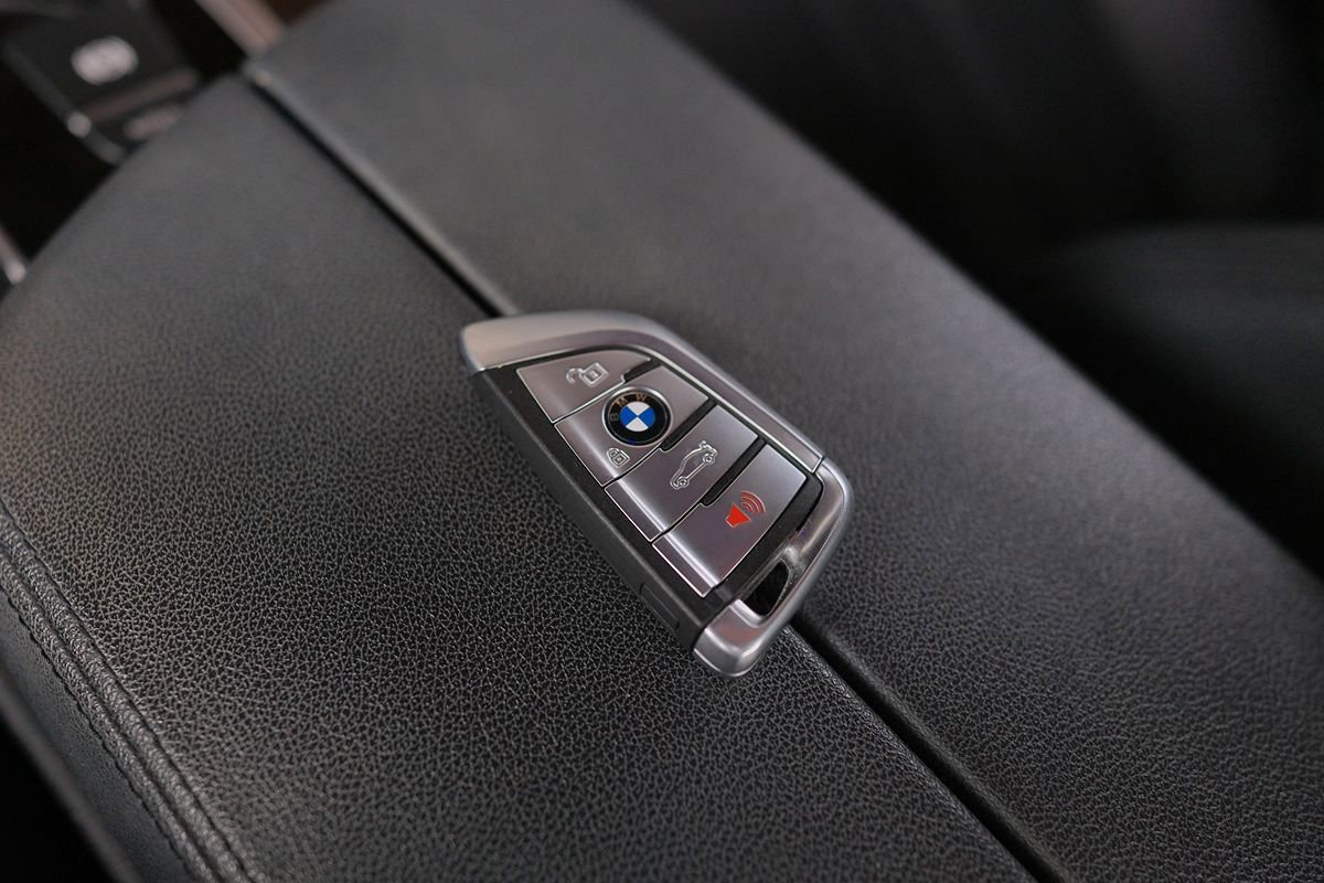 Used 2019 BMW 530i w/ Convenience Package RWD image 8