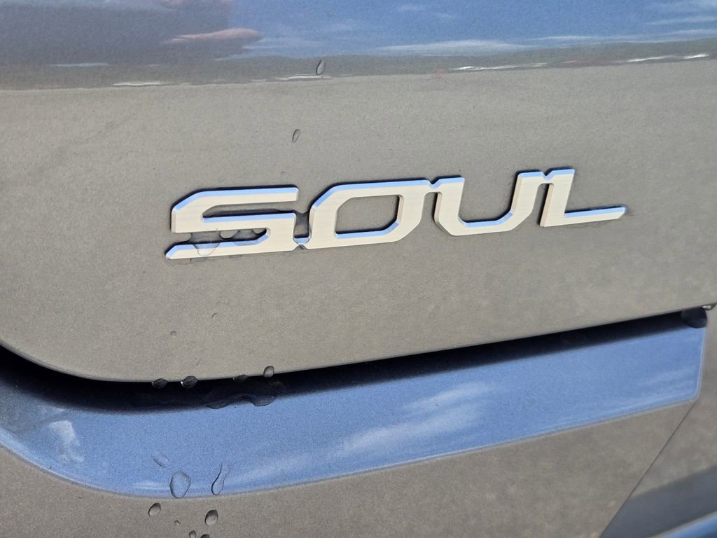 Used 2025 Kia Soul LX image 13