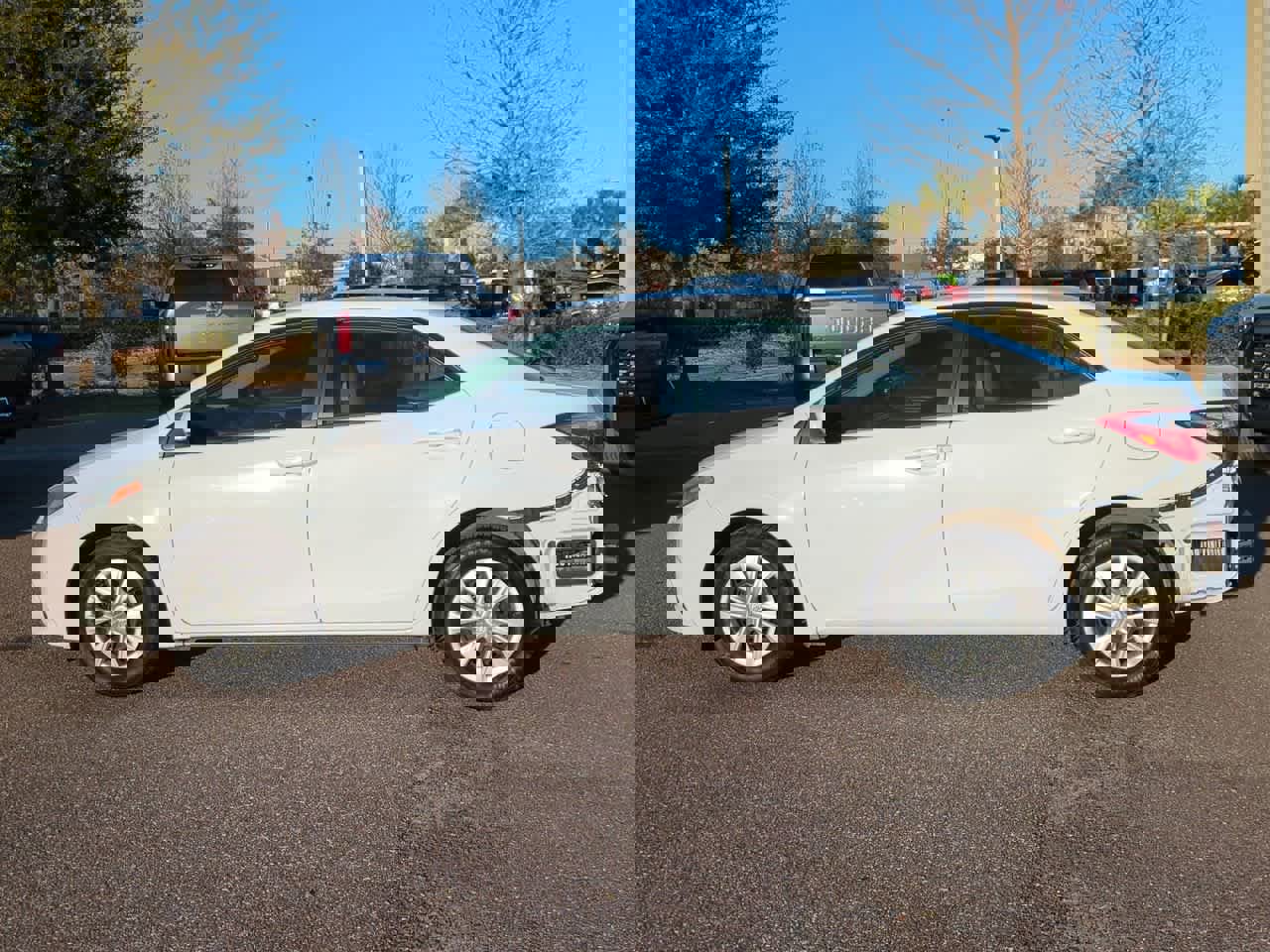 Used 2015 Toyota Corolla L image 3