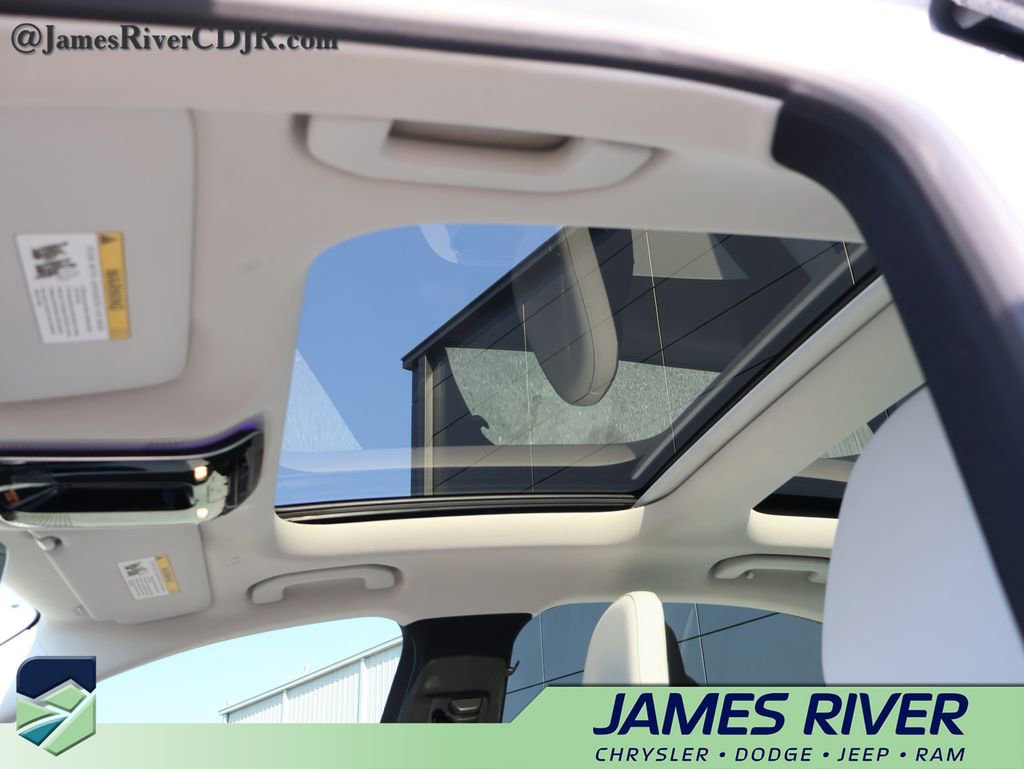 Used 2024 Mercedes-Benz C 300 4MATIC Sedan image 26