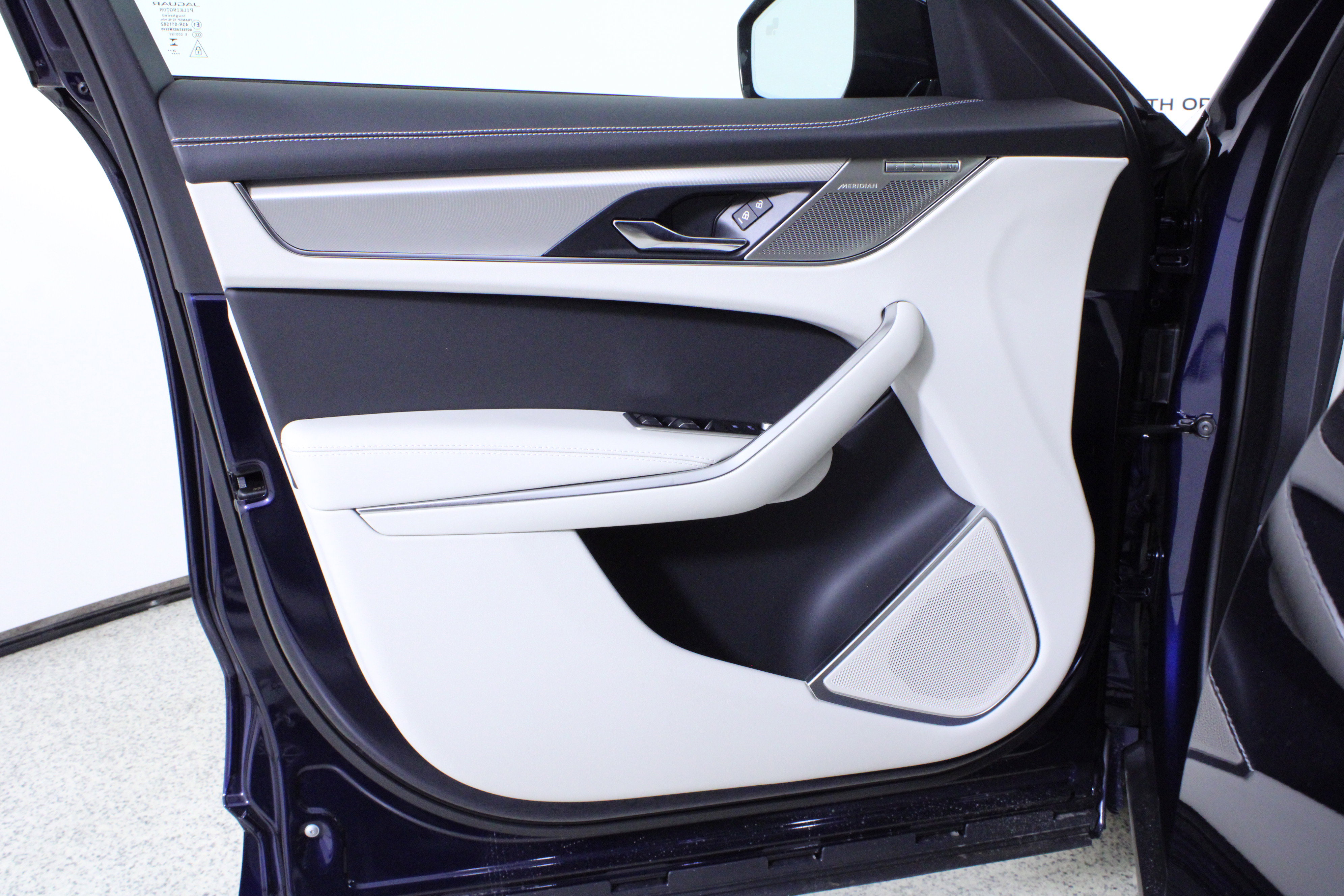 New 2026 Jaguar F-PACE R-Dynamic S image 15