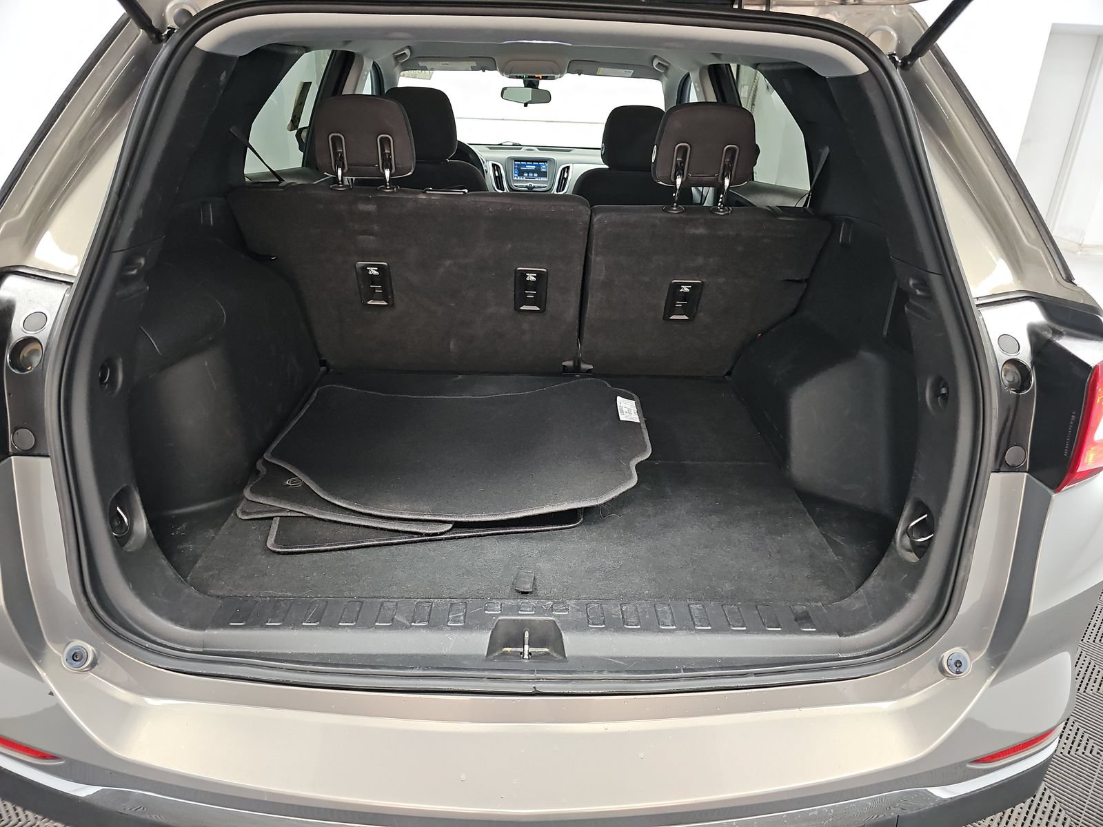Used 2019 Chevrolet Equinox LT FWD image 13