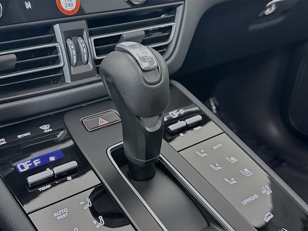 New 2025 Porsche Macan AWD/4WD image 19