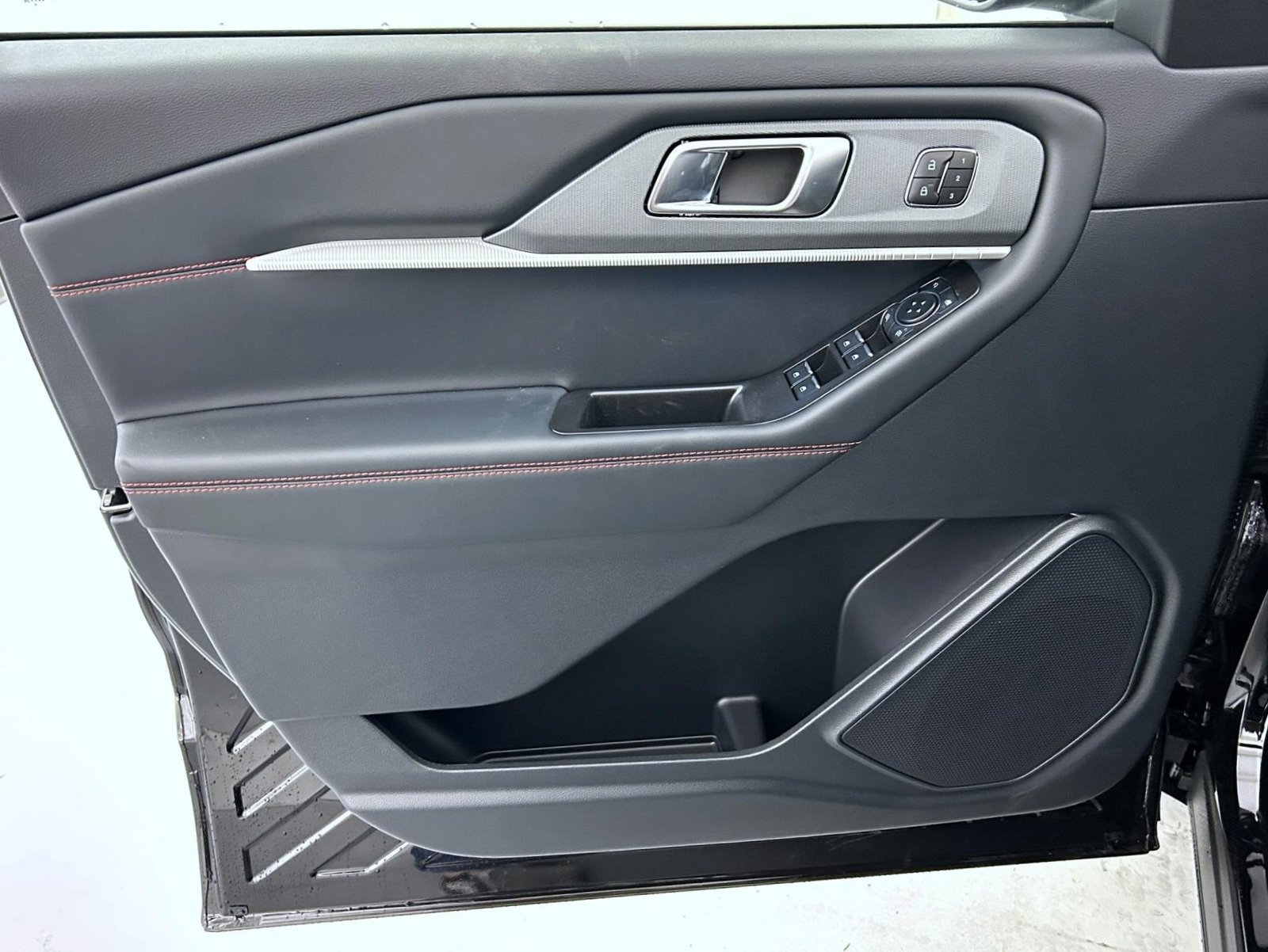 New 2026 Ford Explorer ST AWD/4WD image 9