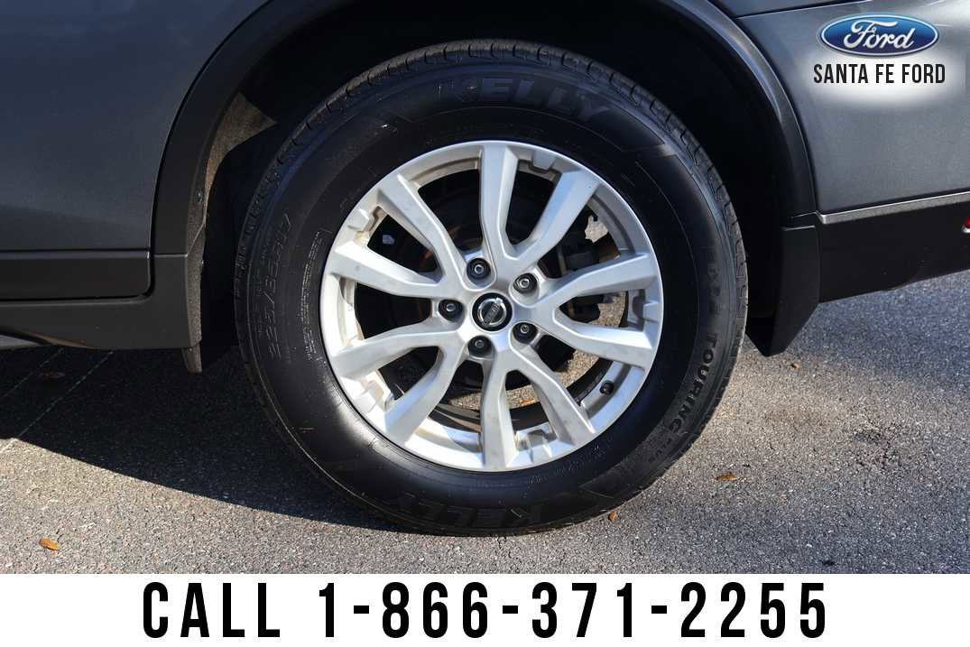 Used 2017 Nissan Rogue SV image 6