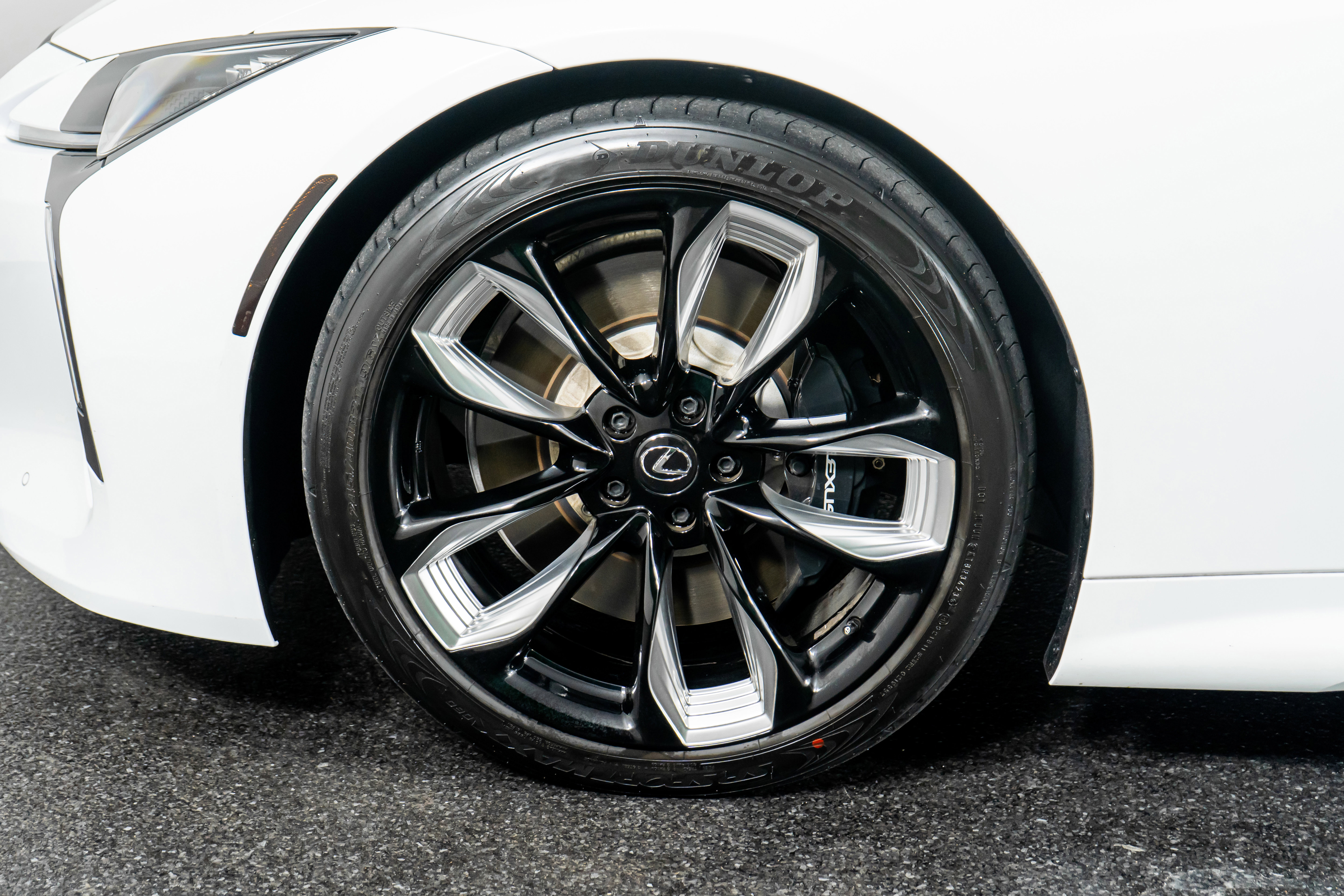 Used 2024 Lexus LC 500 Convertible image 23