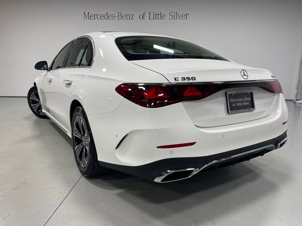 Used 2025 Mercedes-Benz E 350 4MATIC Sedan image 3