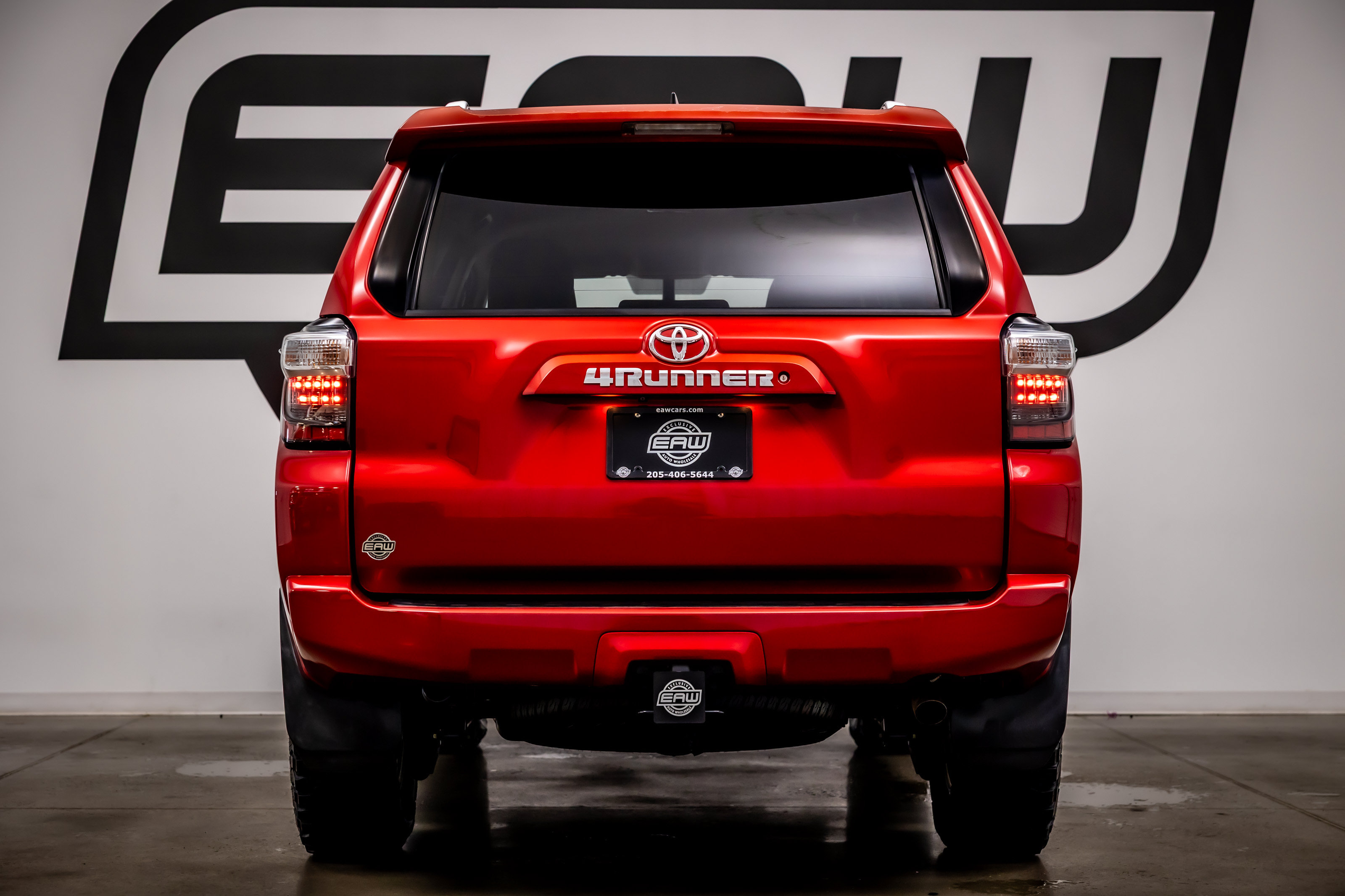 Used 2016 Toyota 4Runner SR5 AWD/4WD image 11
