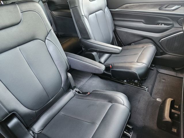 Certified 2024 Jeep Grand Cherokee L Overland w/ Advanced Protech Group III AWD/4WD image 30
